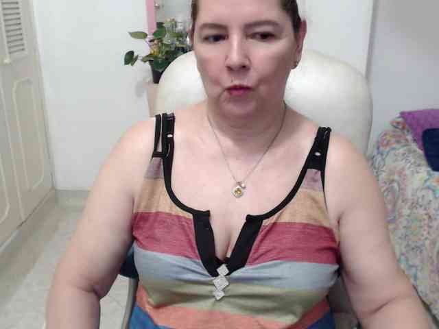 leonela-68 webcam