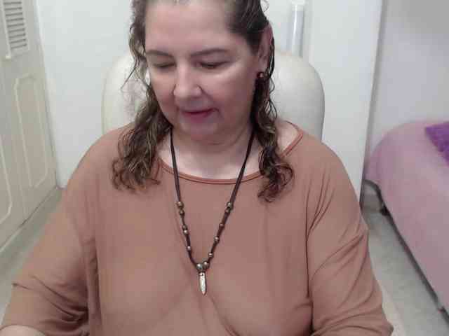leonela-68 webcam