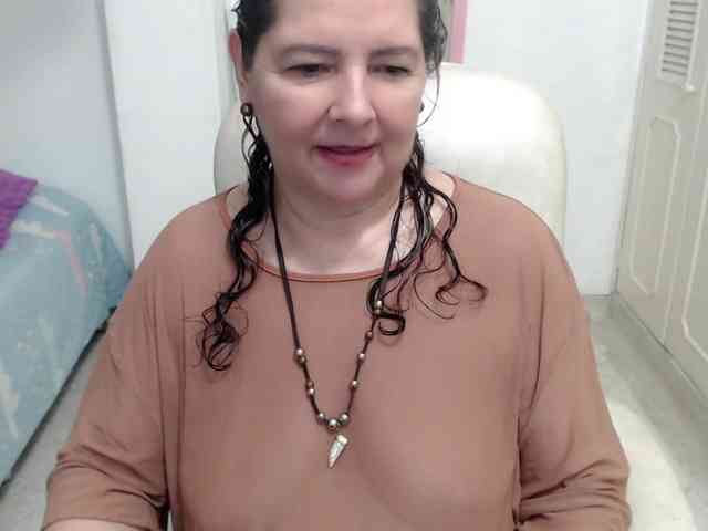 leonela-68 webcam