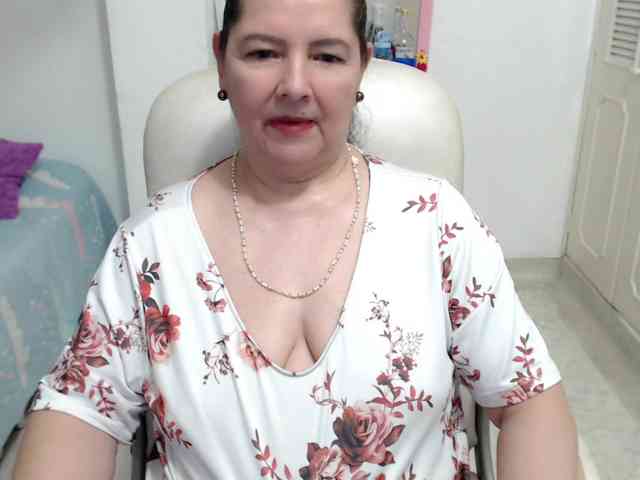 leonela-68 webcam