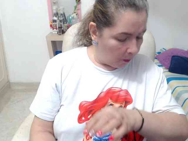 leonela-68
