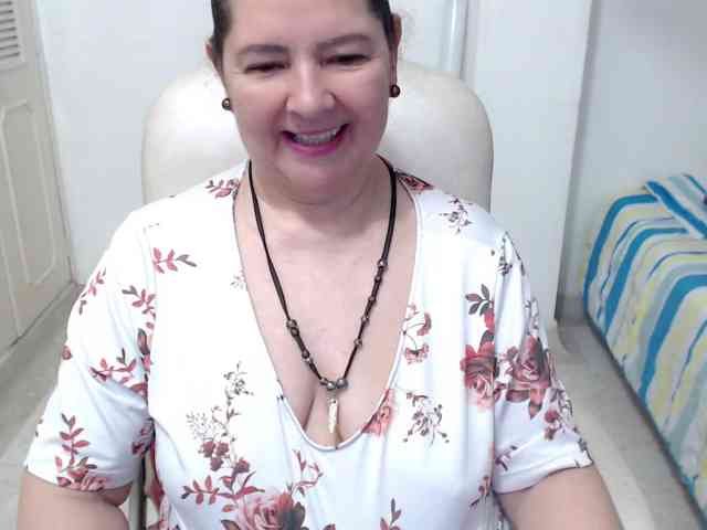 leonela-68 webcam