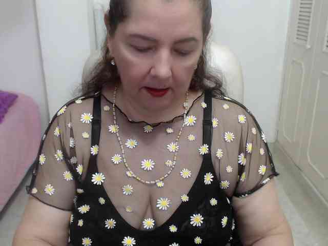 leonela-68 webcam