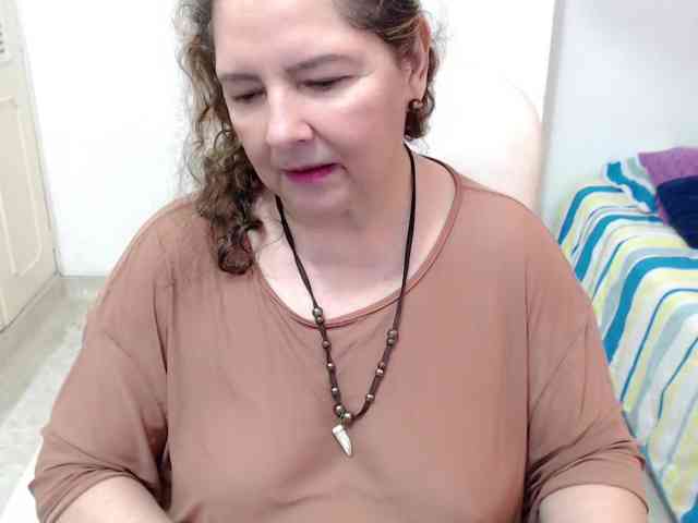 leonela-68