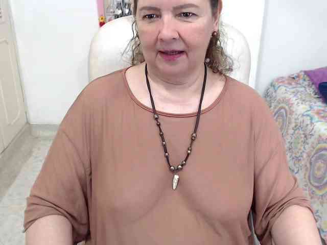 leonela-68