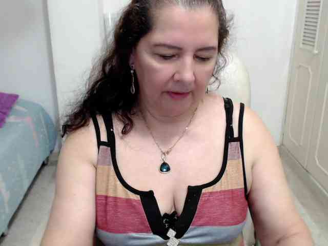 leonela-68 webcam