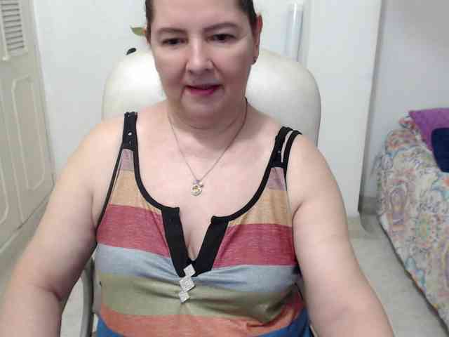 leonela-68 webcam