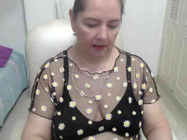 leonela-68 webcam