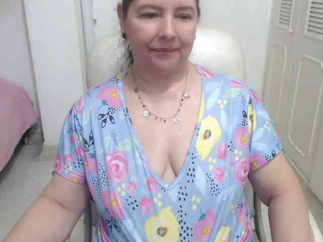 leonela-68 webcam