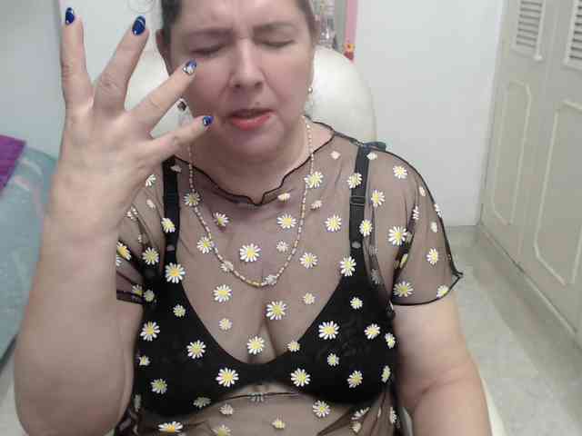leonela-68 webcam