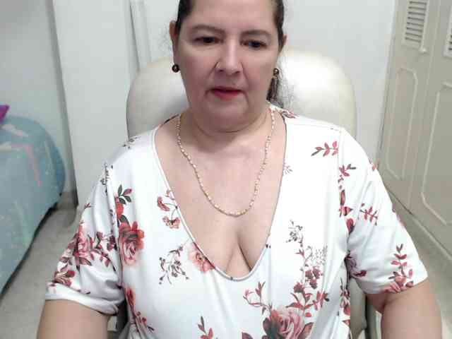 leonela-68 webcam