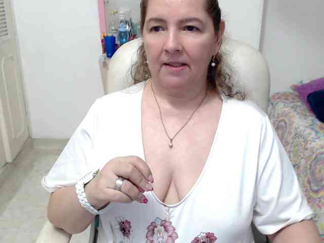 leonela-68 webcam
