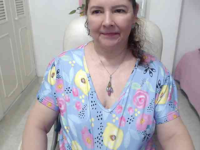 leonela-68 webcam