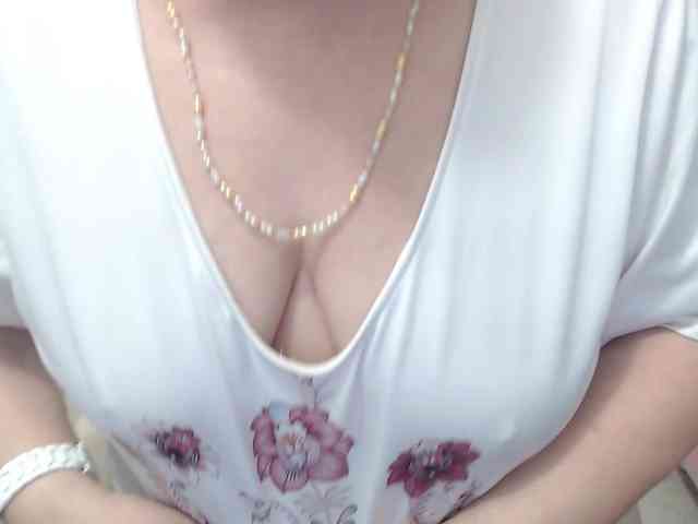 leonela-68 webcam