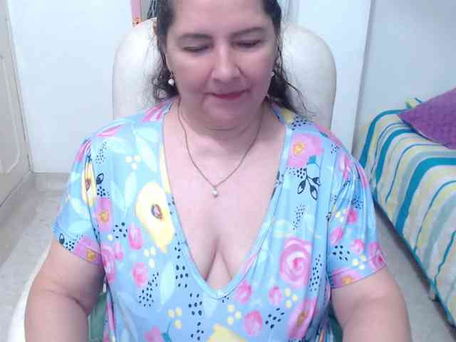 leonela-68 webcam