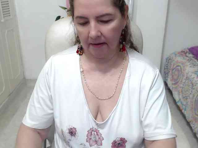 leonela-68 webcam