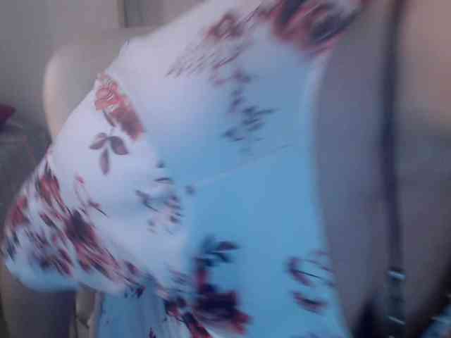 leonela-68 webcam