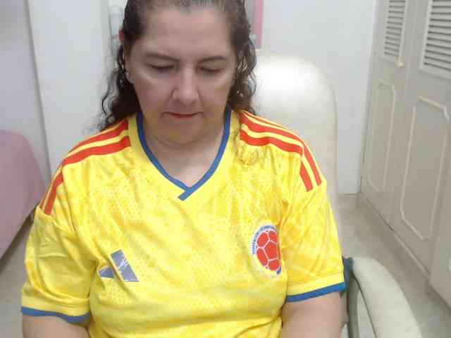 leonela-68 webcam