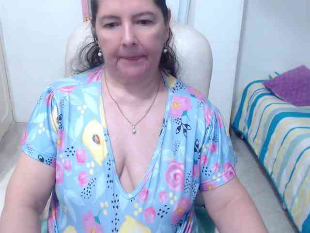 leonela-68 webcam