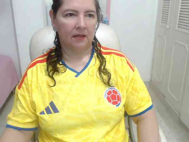 leonela-68 webcam