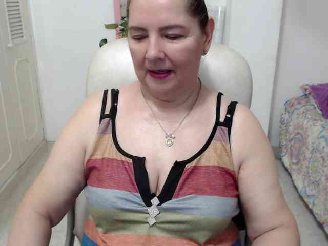 leonela-68 webcam