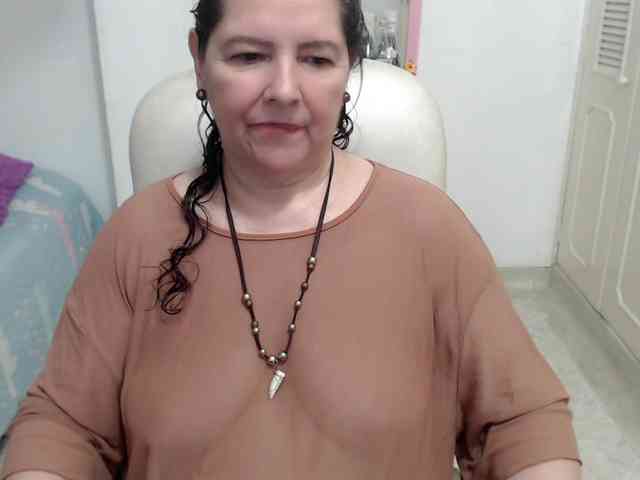 leonela-68 webcam