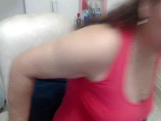 leonela-68 webcam