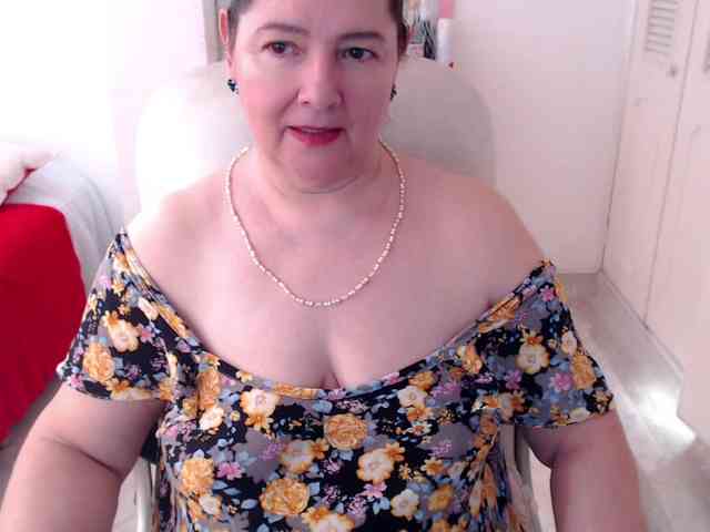 leonela-68