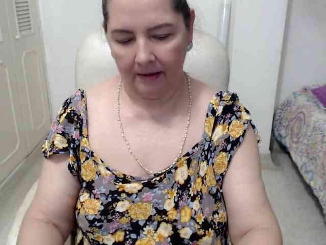 leonela-68