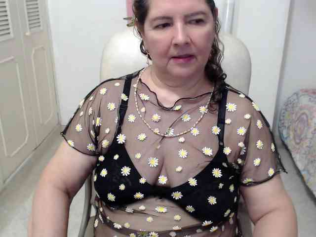 leonela-68 webcam