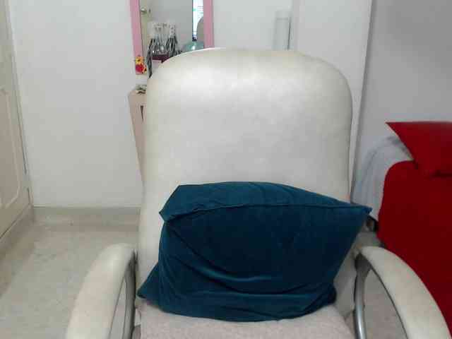 leonela-68 webcam