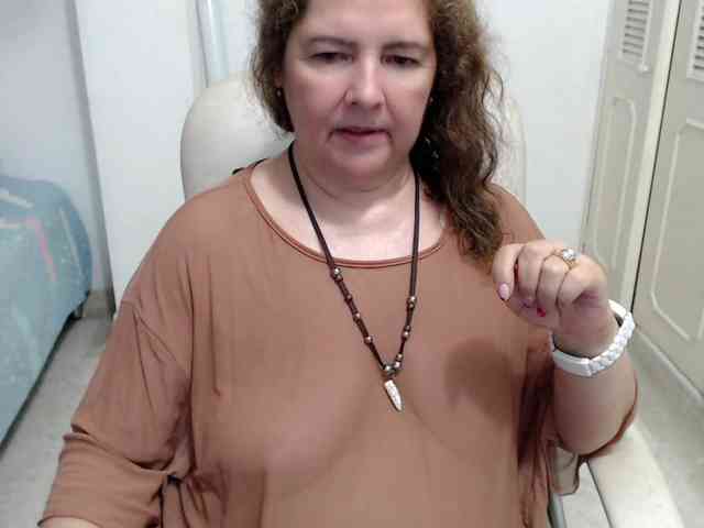 leonela-68