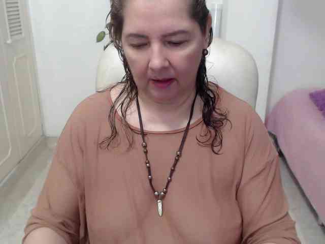 leonela-68 webcam