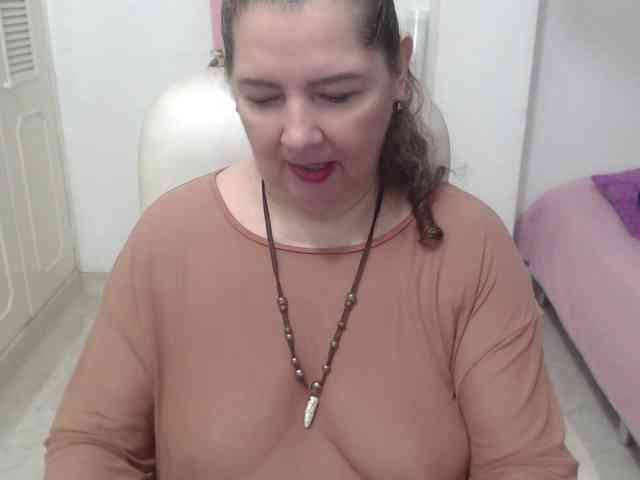 leonela-68