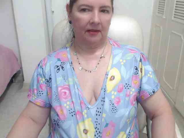 leonela-68 webcam