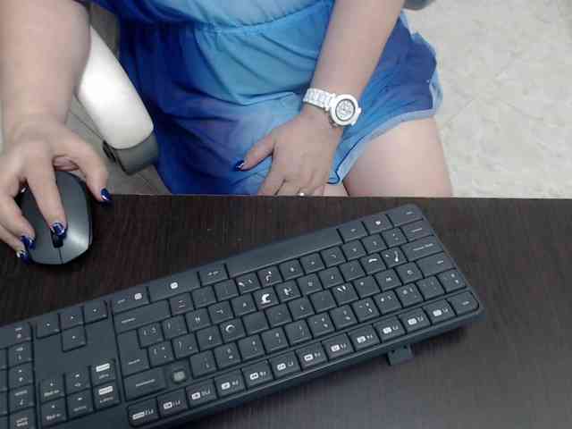 leonela-68 webcam