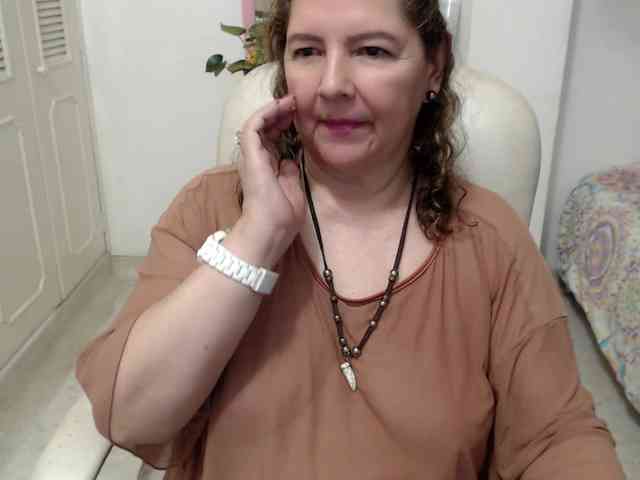 leonela-68 webcam