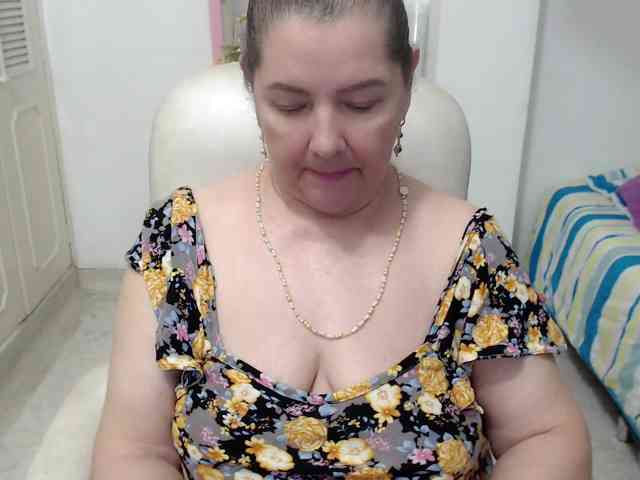leonela-68 webcam