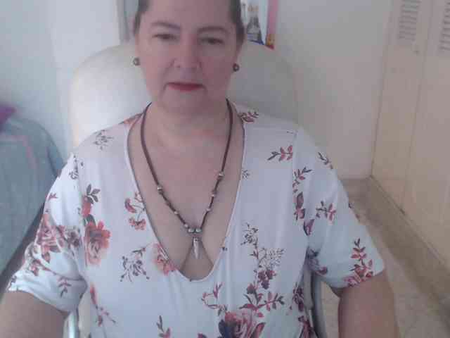 leonela-68 webcam