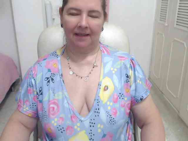 leonela-68 webcam