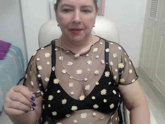 leonela-68 webcam