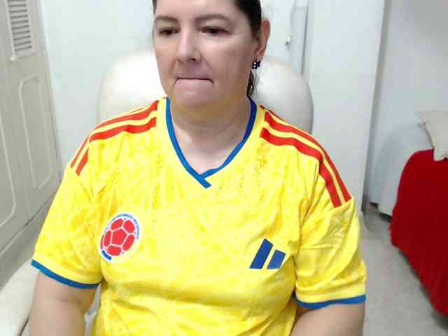 leonela-68 webcam