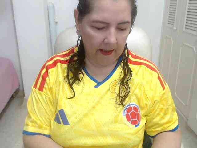 leonela-68 webcam