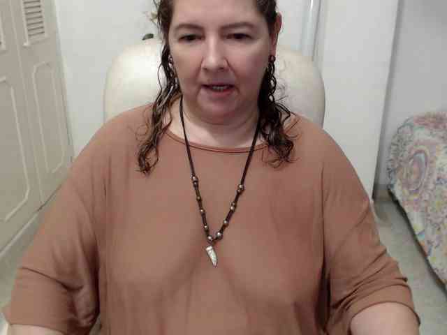 leonela-68 webcam