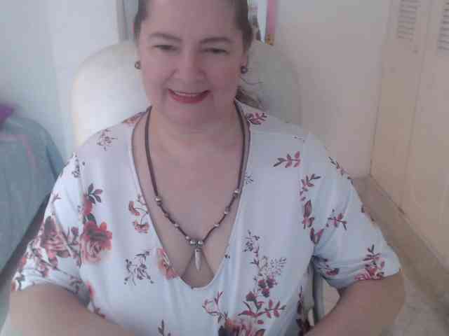 leonela-68 webcam