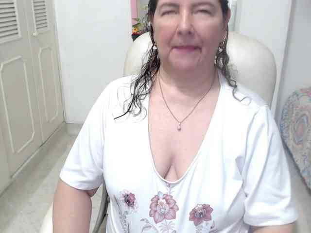 leonela-68 webcam
