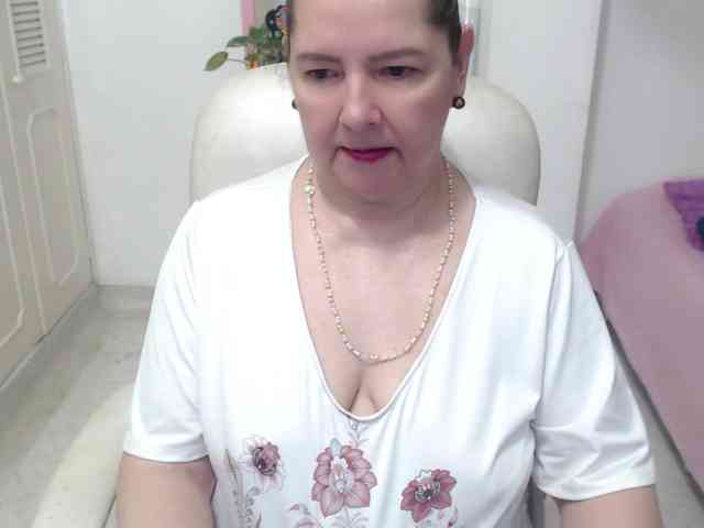 leonela-68 webcam