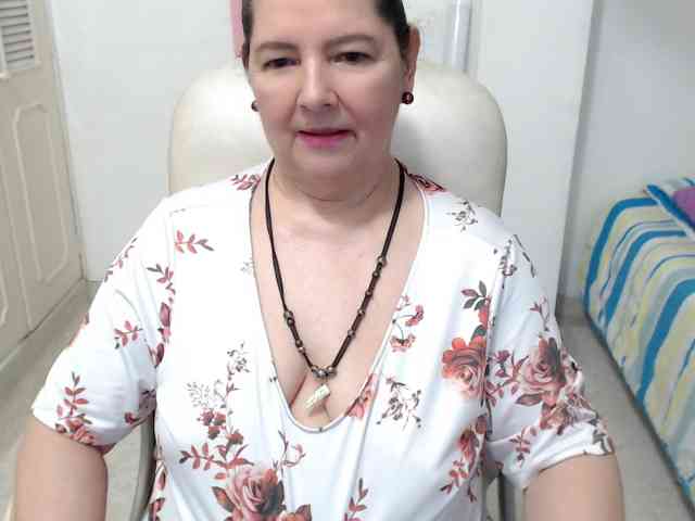 leonela-68 webcam