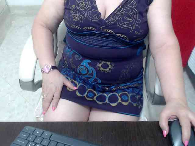 leonela-68 webcam