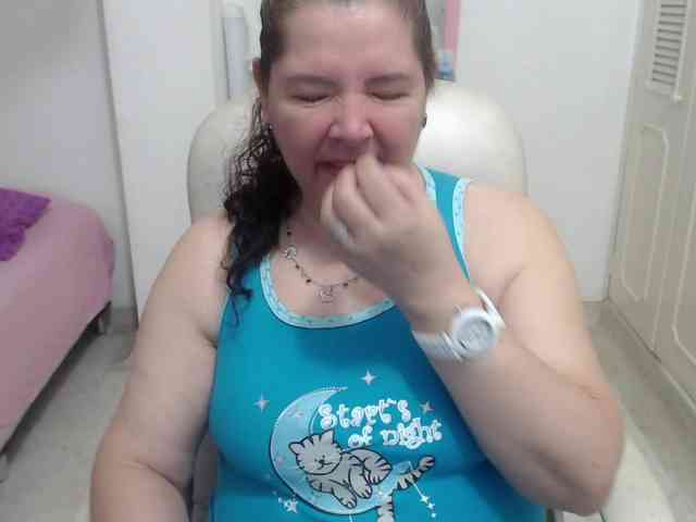 leonela-68 webcam